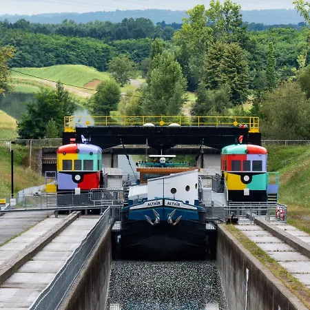 Le Salcevert, Proche A62, 7mn Montauban, 20mn Toulouse (adults Only)